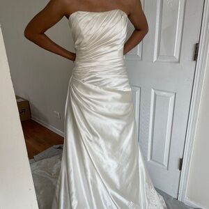 House Of Wu - Wedding Dress New, Never worn, No alterations (Ivory, Size 12)